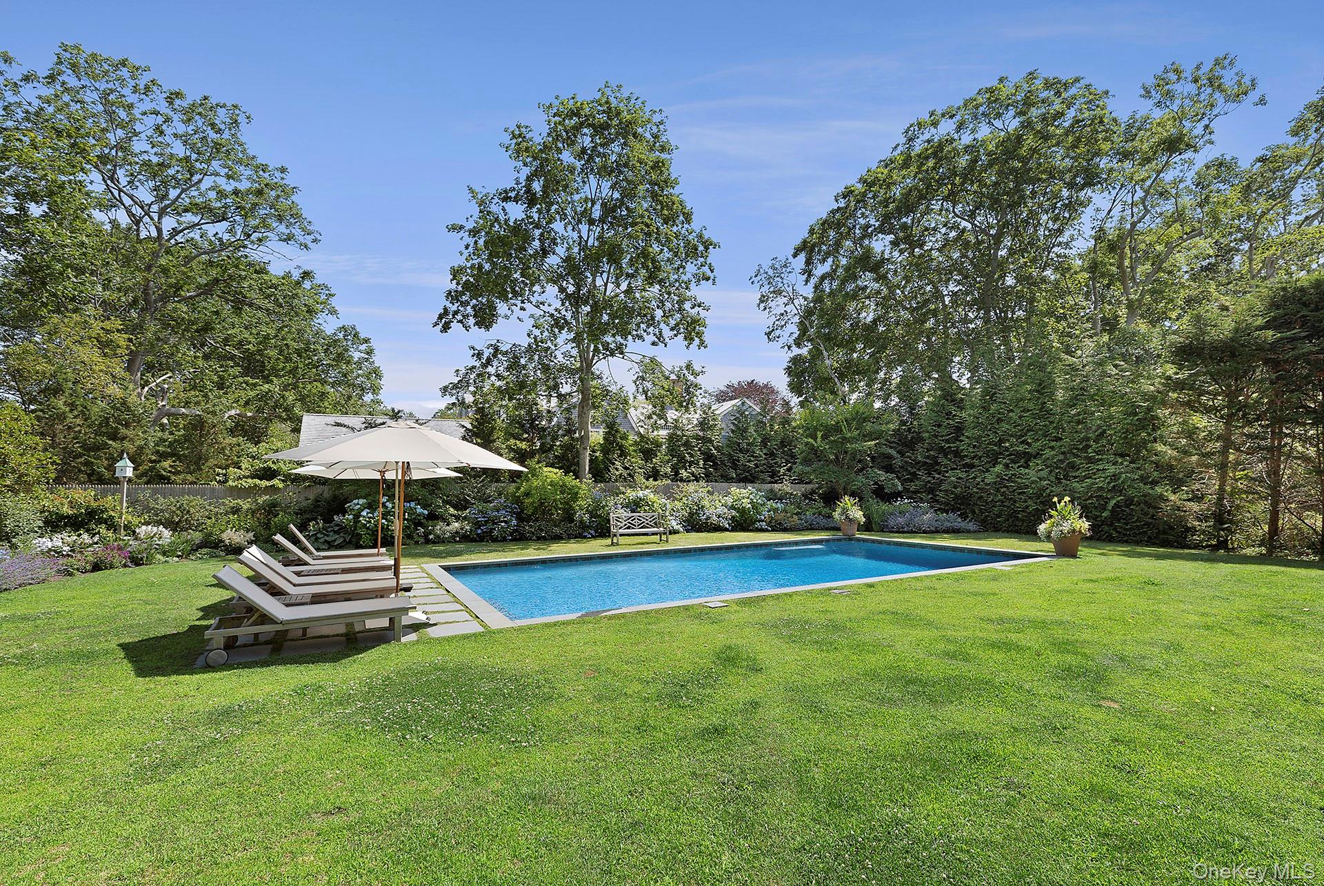 100 Pantigo Road Property Photo 4