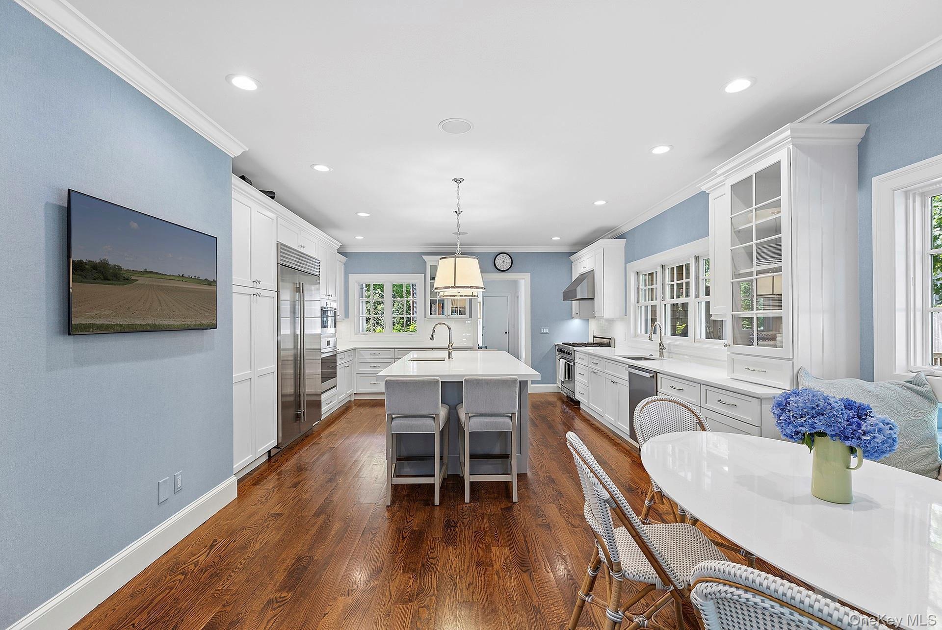 100 Pantigo Road Property Photo 7