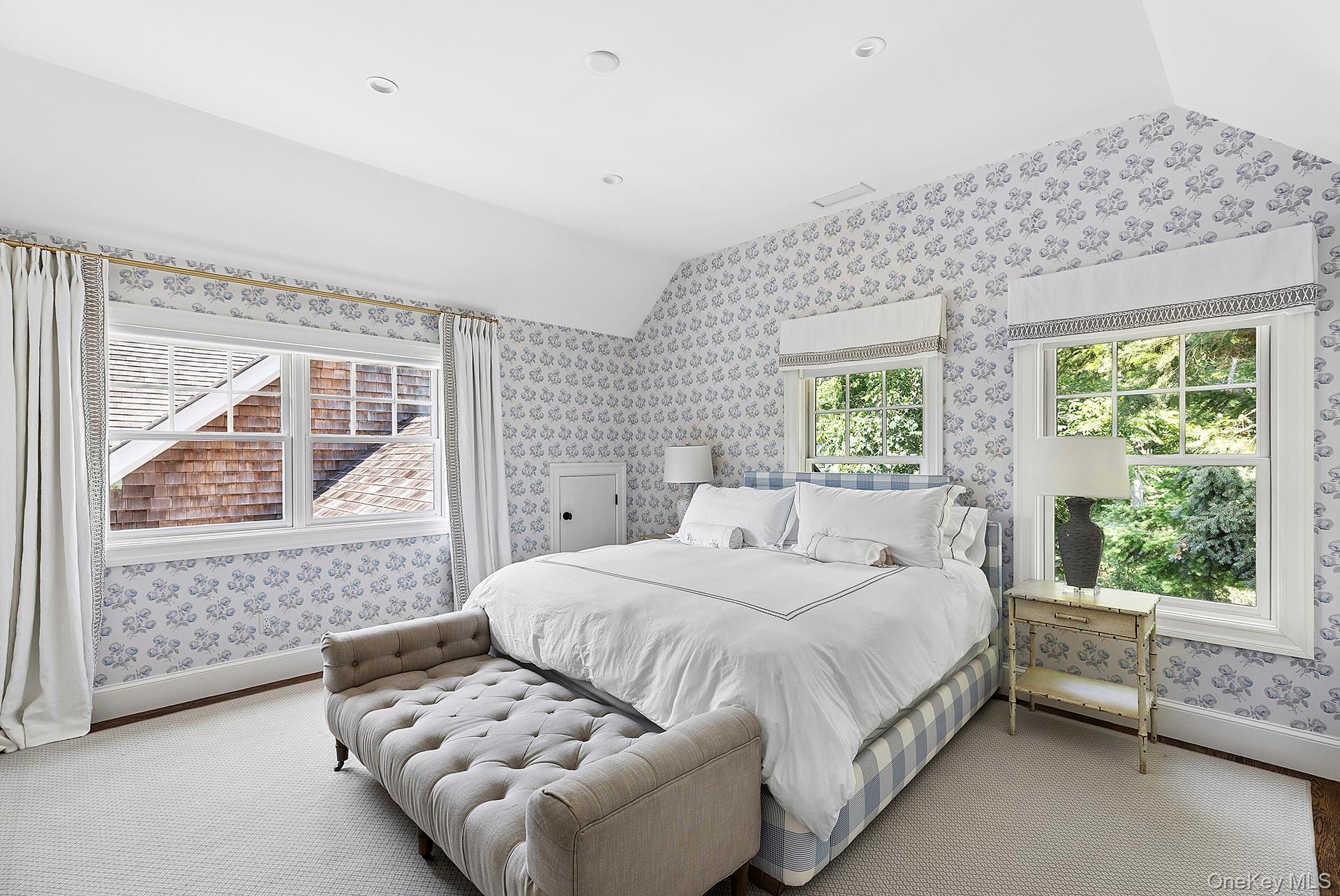 100 Pantigo Road Property Photo 14