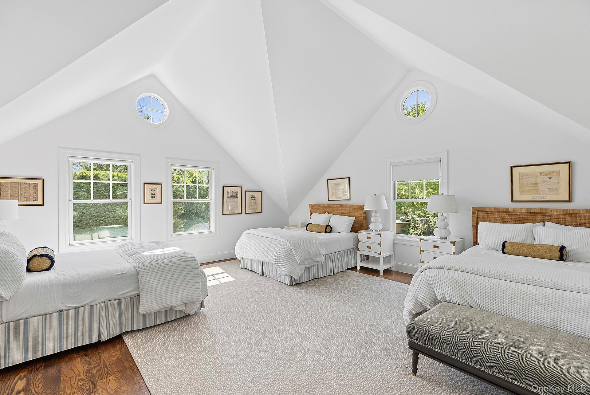 100 Pantigo Road Property Photo 18