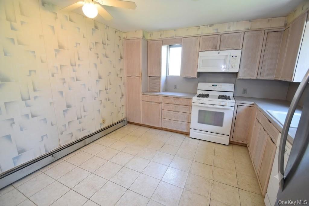 333 N Albany Avenue Property Photo 9