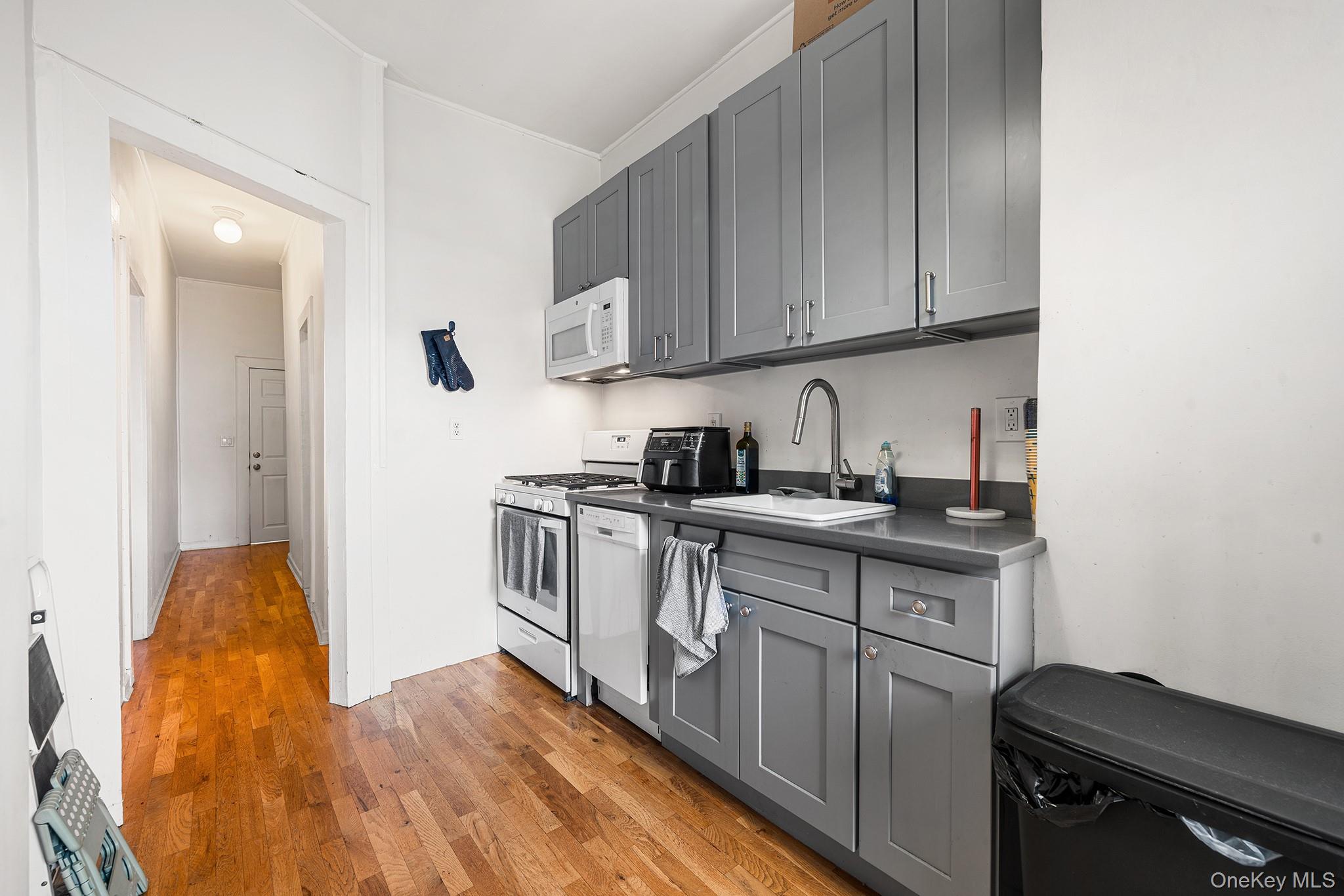 601 Knickerbocker Avenue Property Photo 19