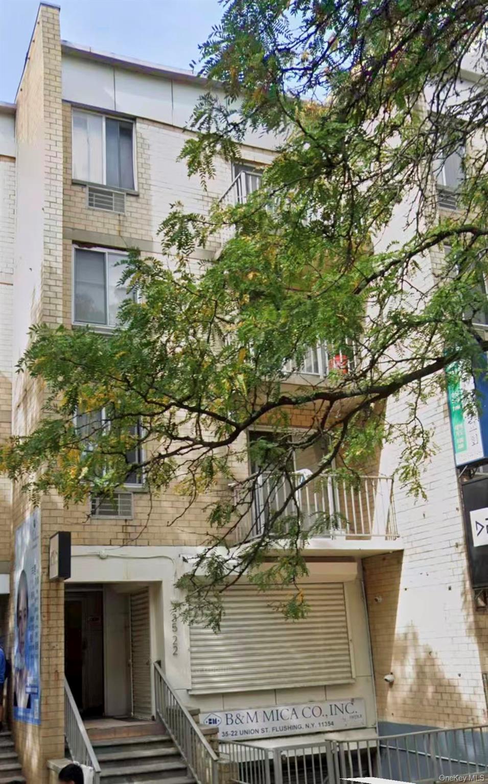 35-20 Union St Property Photo 1
