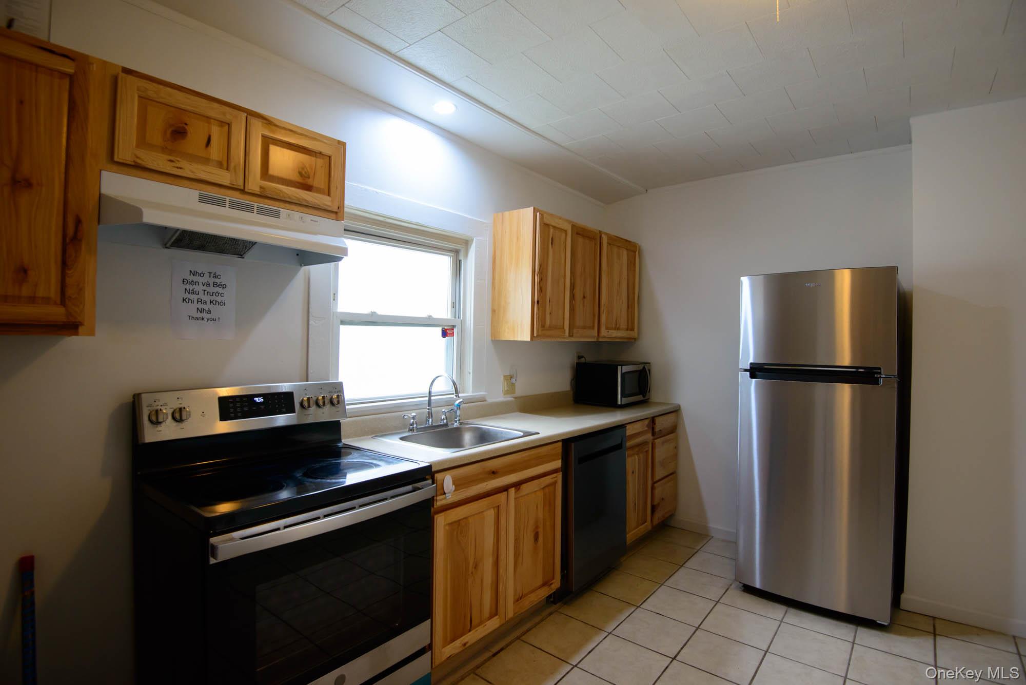 284 W Bridge Street Property Photo 4