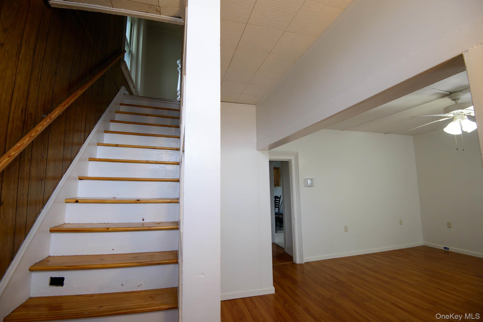 284 W Bridge Street Property Photo 7