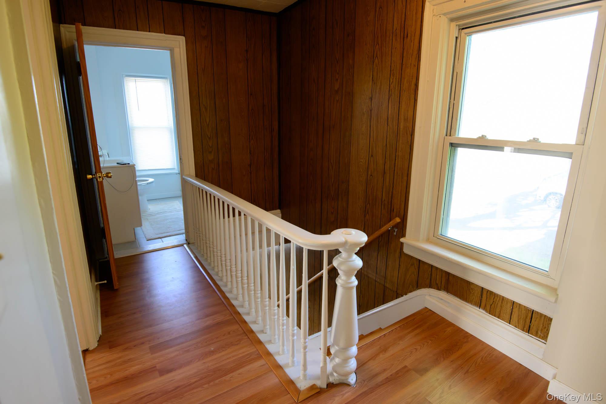 284 W Bridge Street Property Photo 8