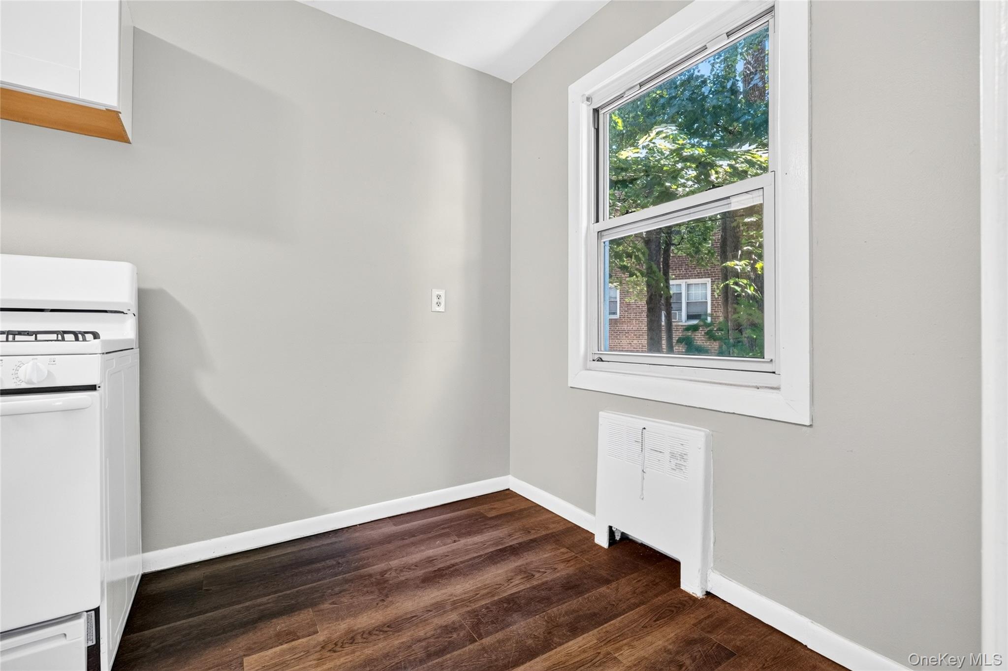 205 West Post Road 1n Property Photo 16