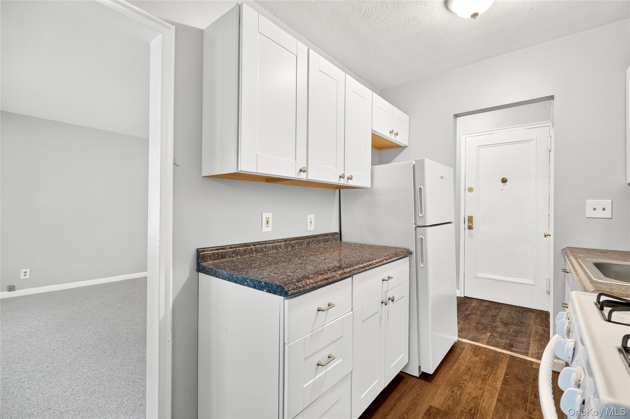 205 West Post Road 1n Property Photo 19