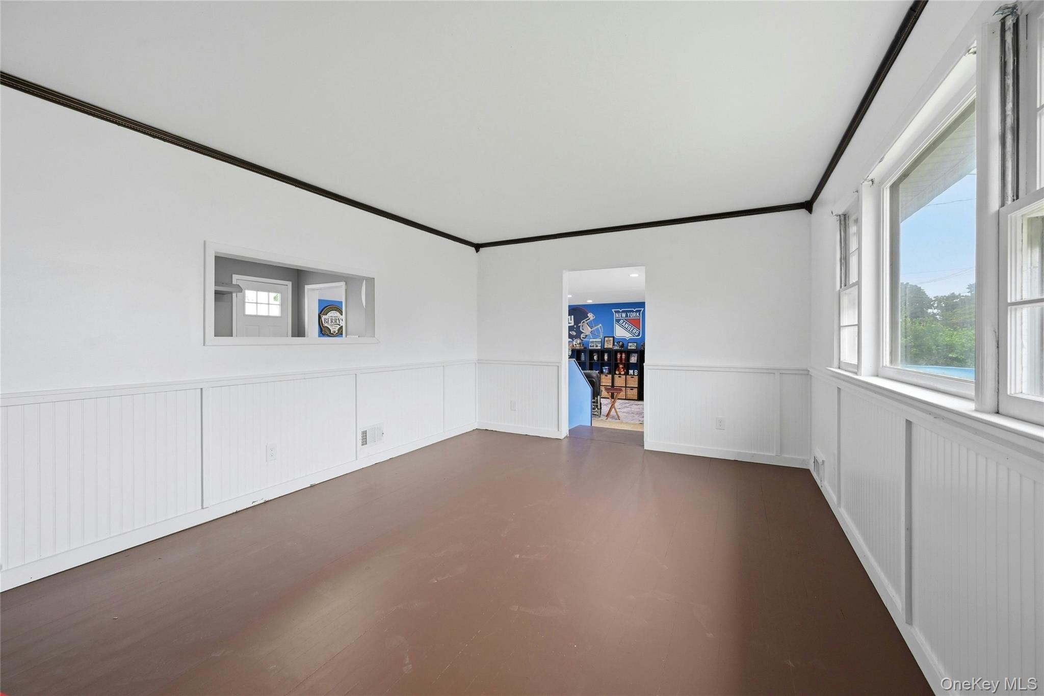 110 Oak Street Property Photo 3