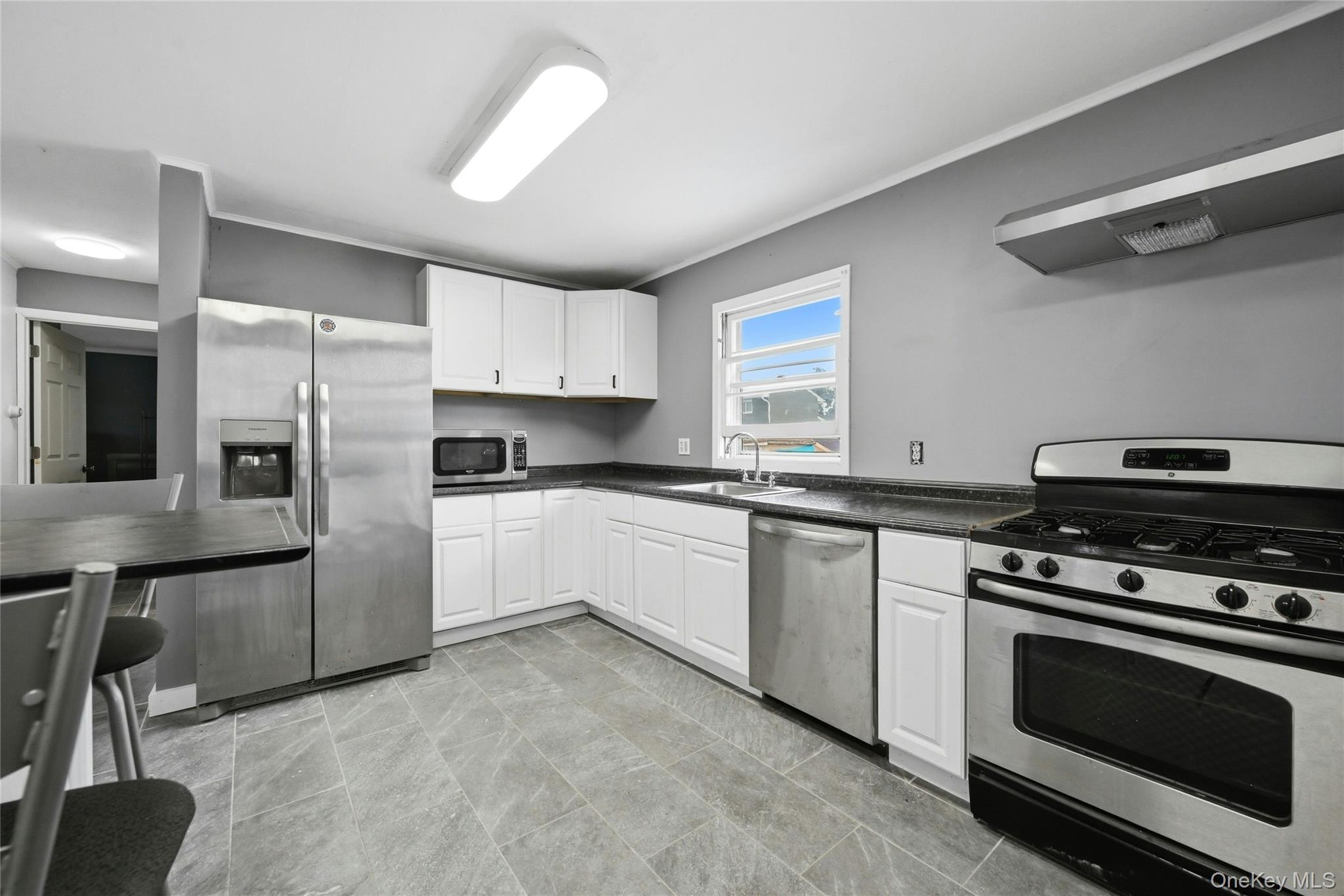 110 Oak Street Property Photo 7