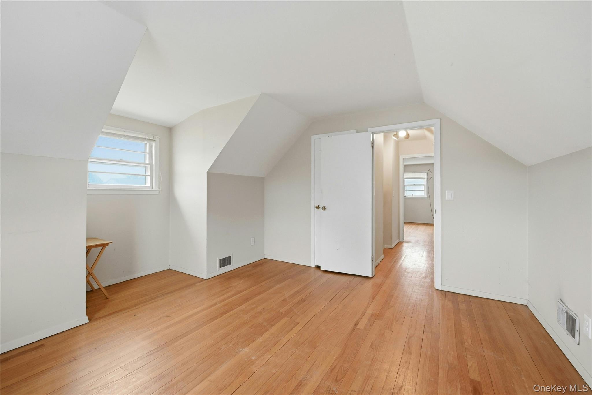 110 Oak Street Property Photo 22