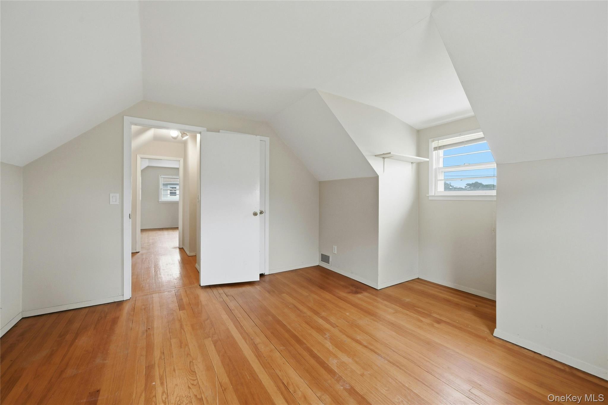 110 Oak Street Property Photo 25