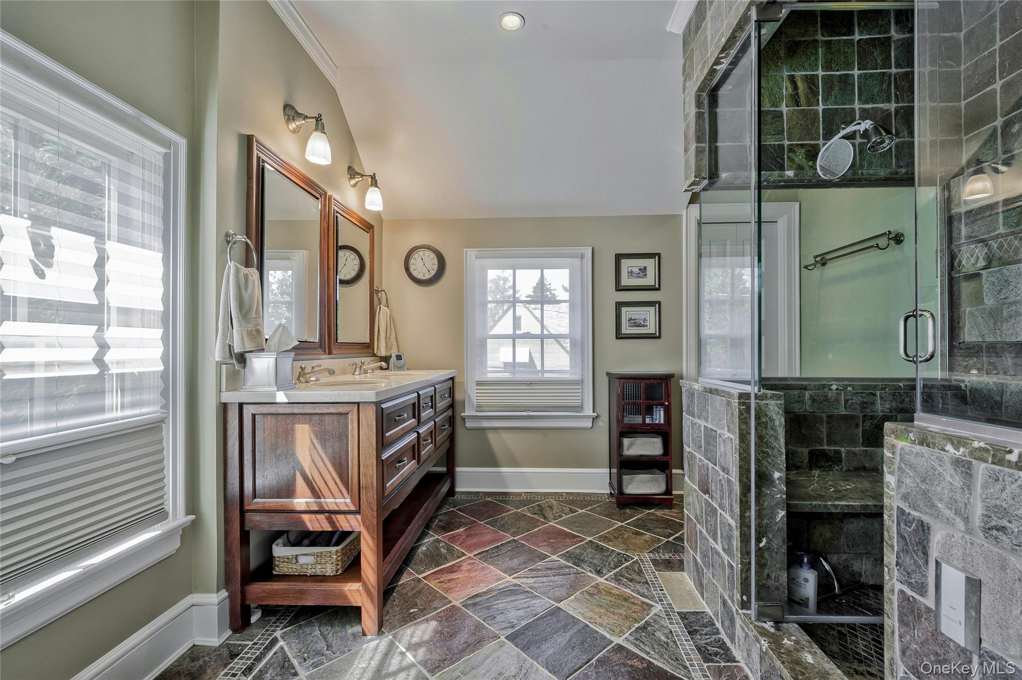 14 Buckingham Place Property Photo 29