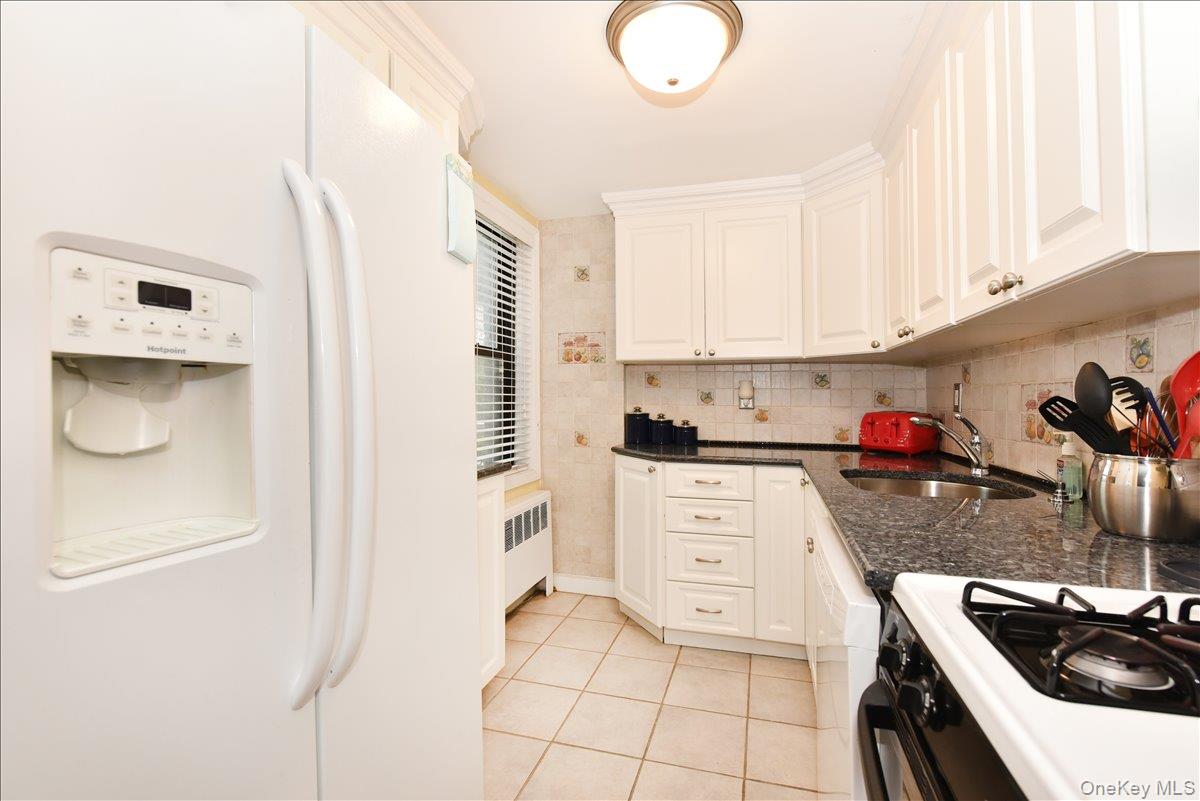 52-54 65th Place 1p Property Photo 11