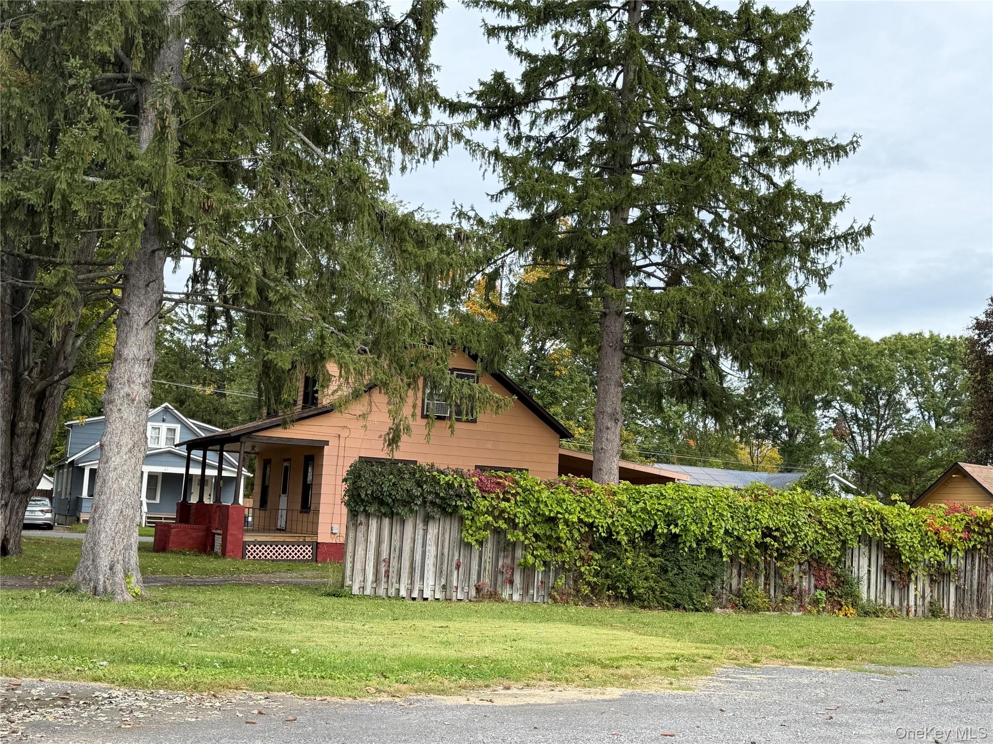16 Cottage Street Property Photo 3
