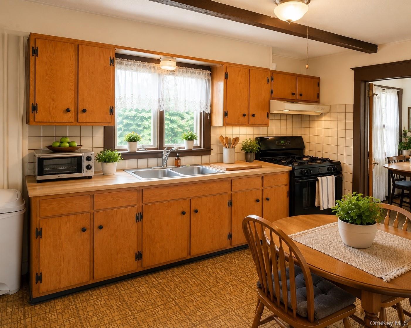 16 Cottage Street Property Photo 6