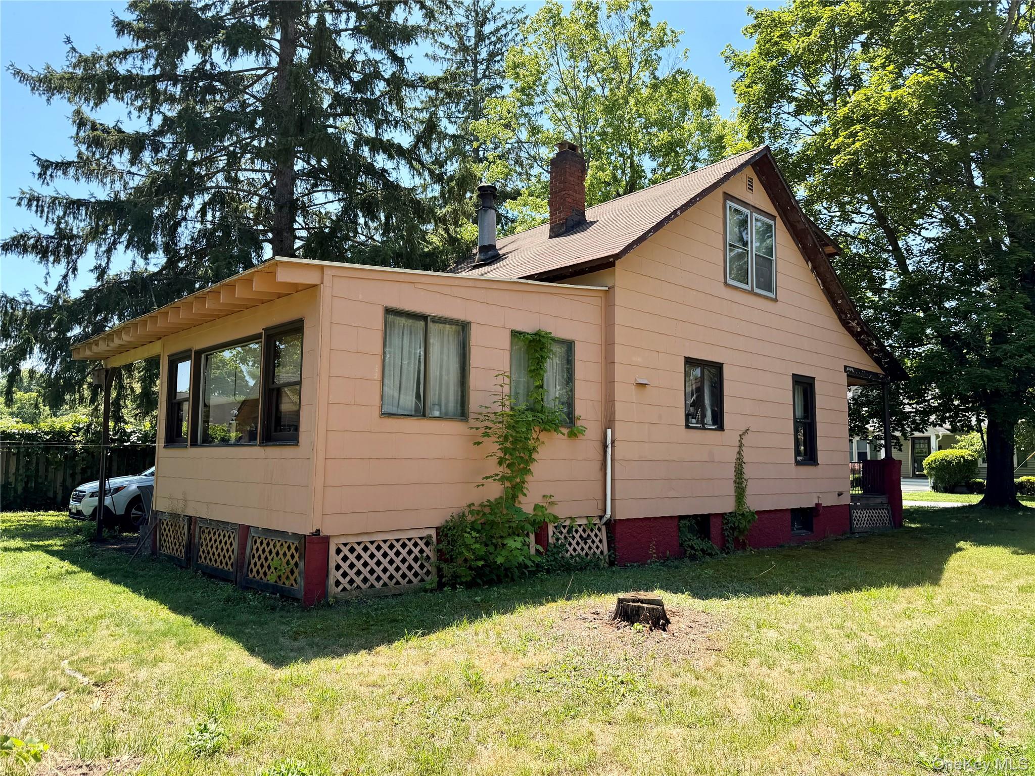 16 Cottage Street Property Photo 17