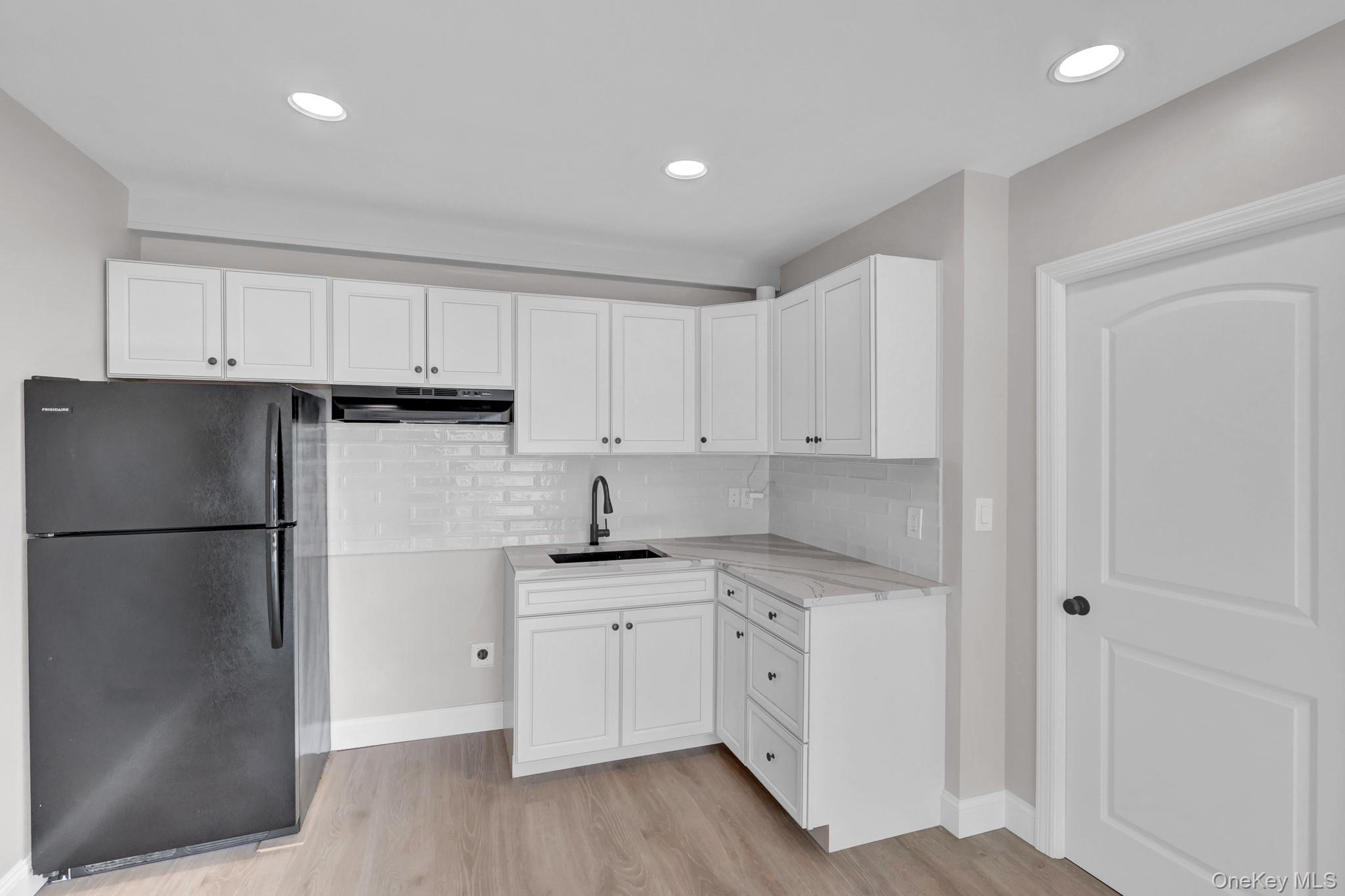 1972 Henry Street Property Photo 41