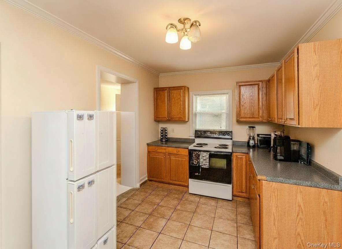 378 E Main Street Property Photo 8