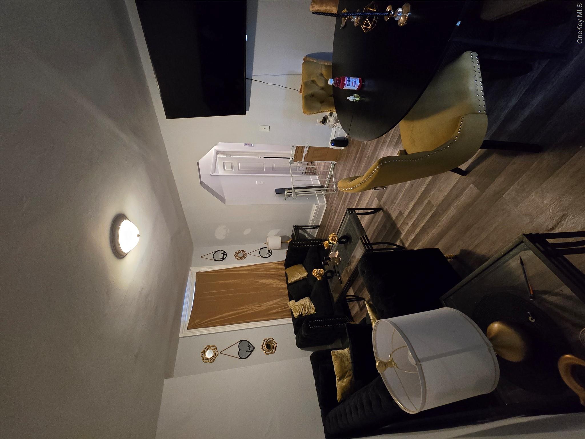 17 Conklin Street Property Photo 15