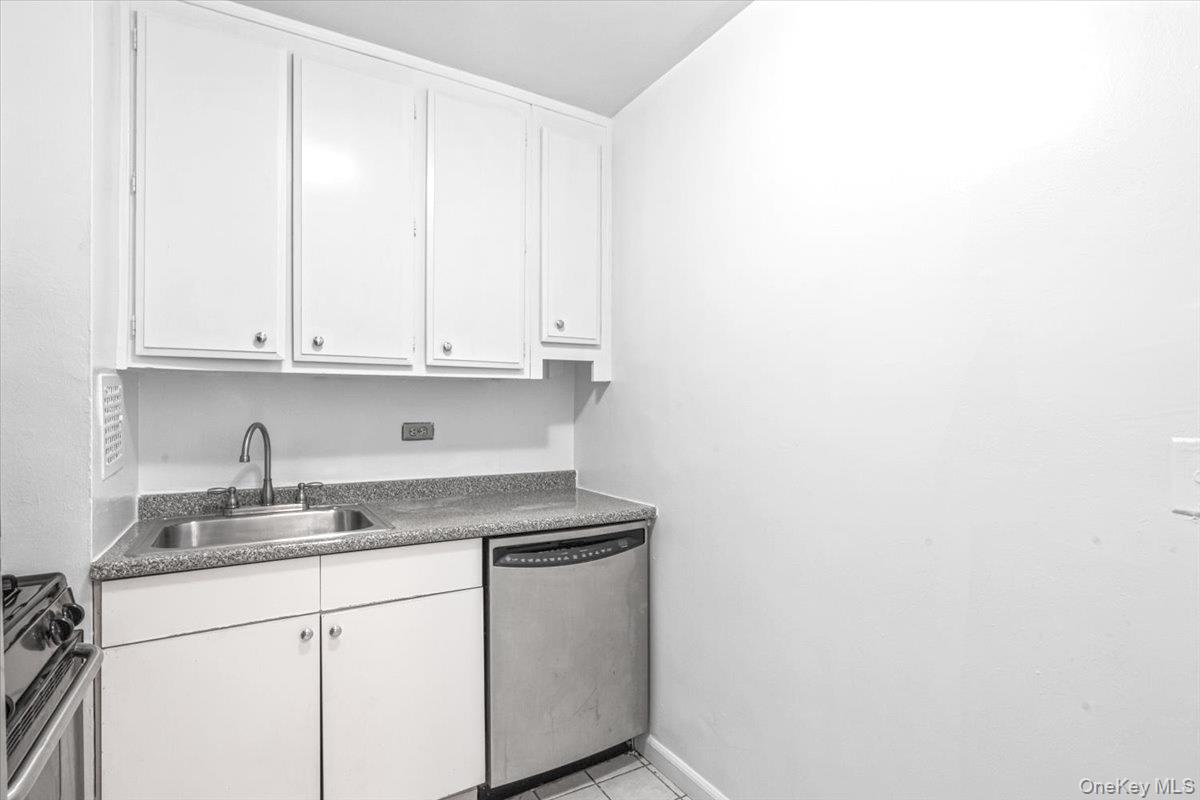 85-15 Main Street 12b Property Photo 2