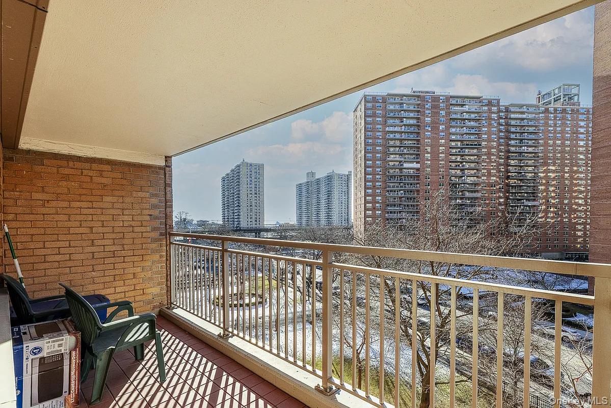 2925 W 5th Street 6e Property Photo 15