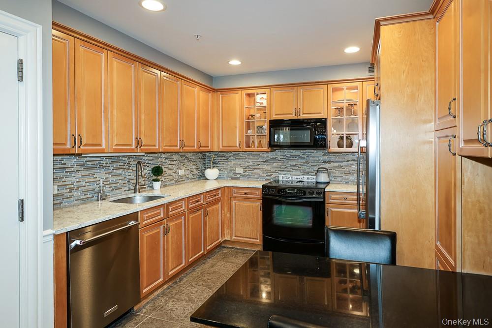 100 Harborview Drive 301 Property Photo 9