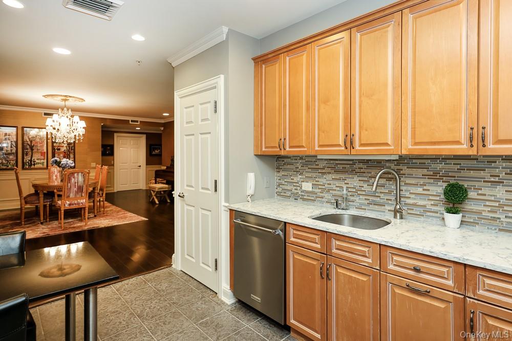 100 Harborview Drive 301 Property Photo 11