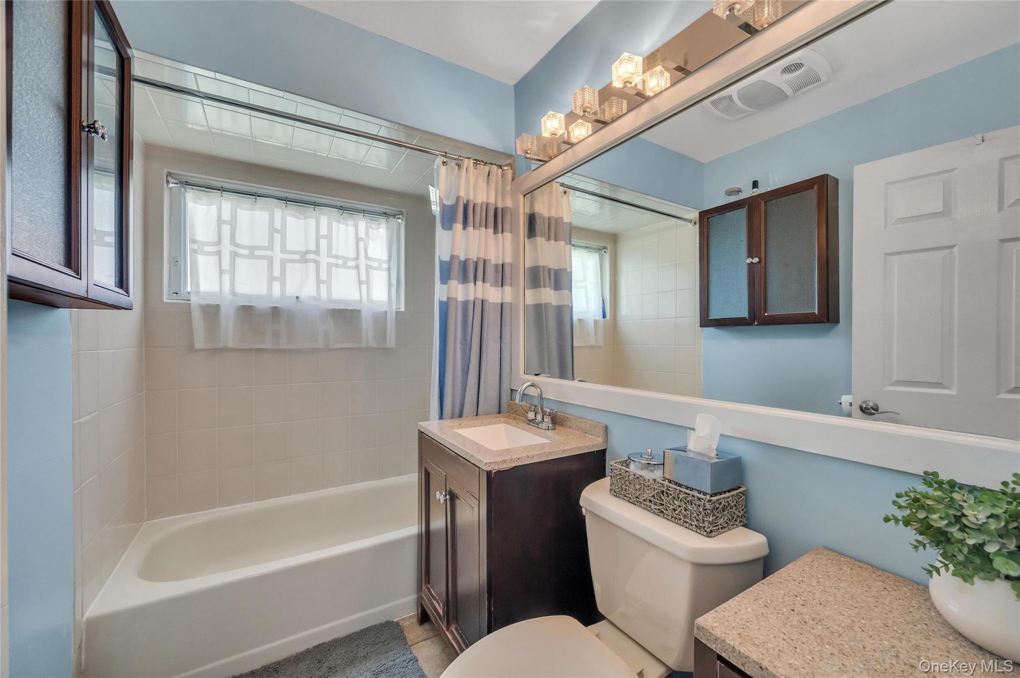 266 Duckpond Drive Property Photo 14