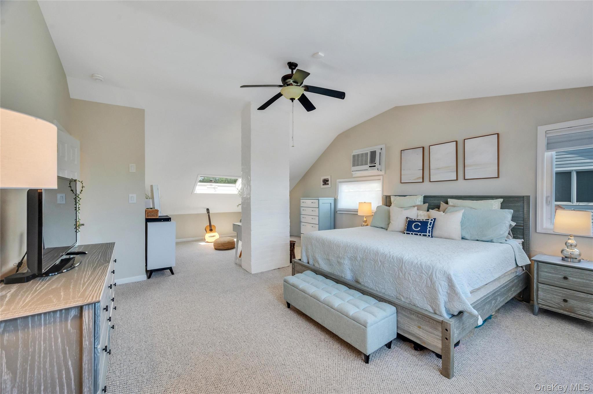 266 Duckpond Drive Property Photo 18