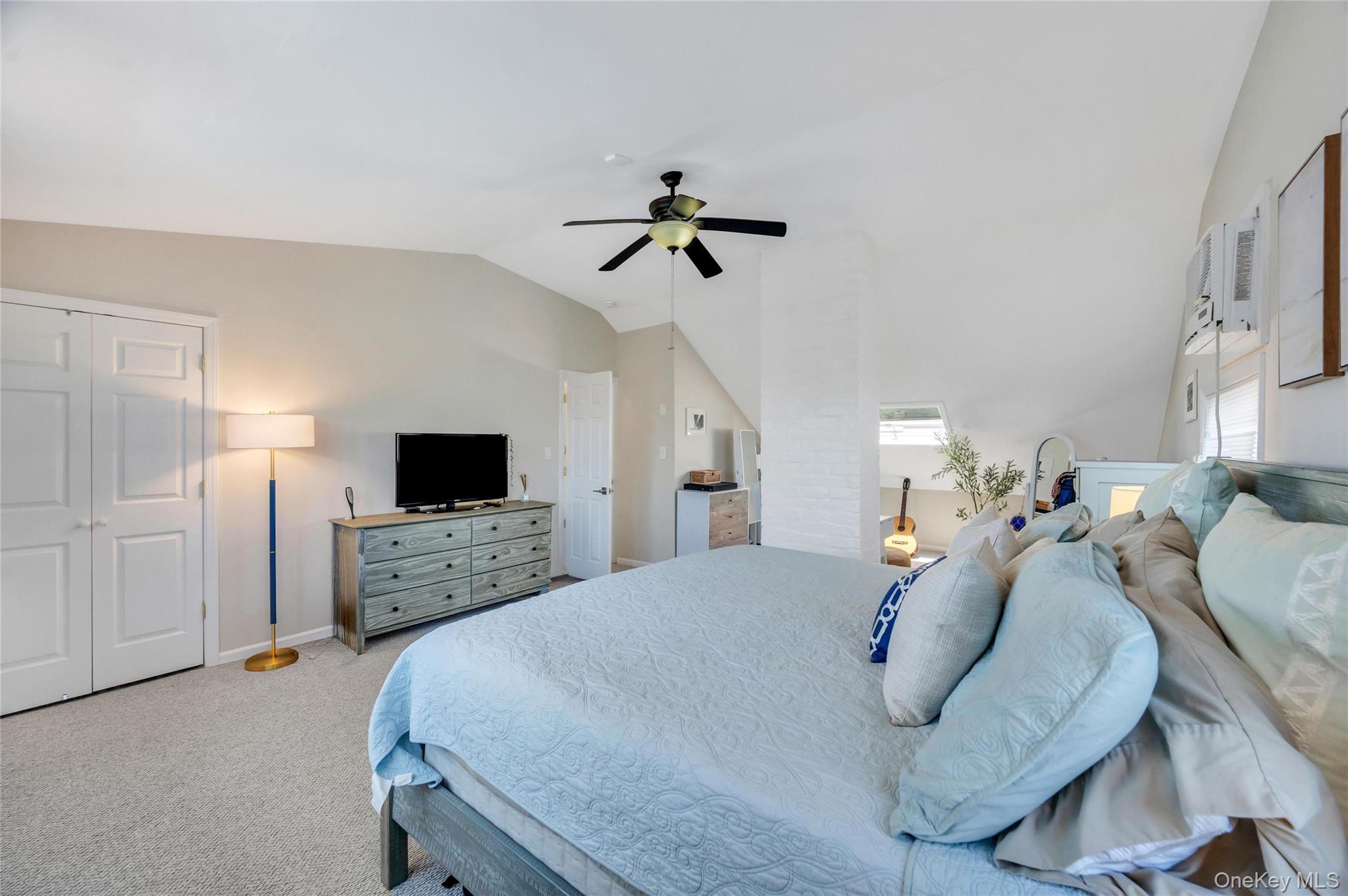 266 Duckpond Drive Property Photo 19