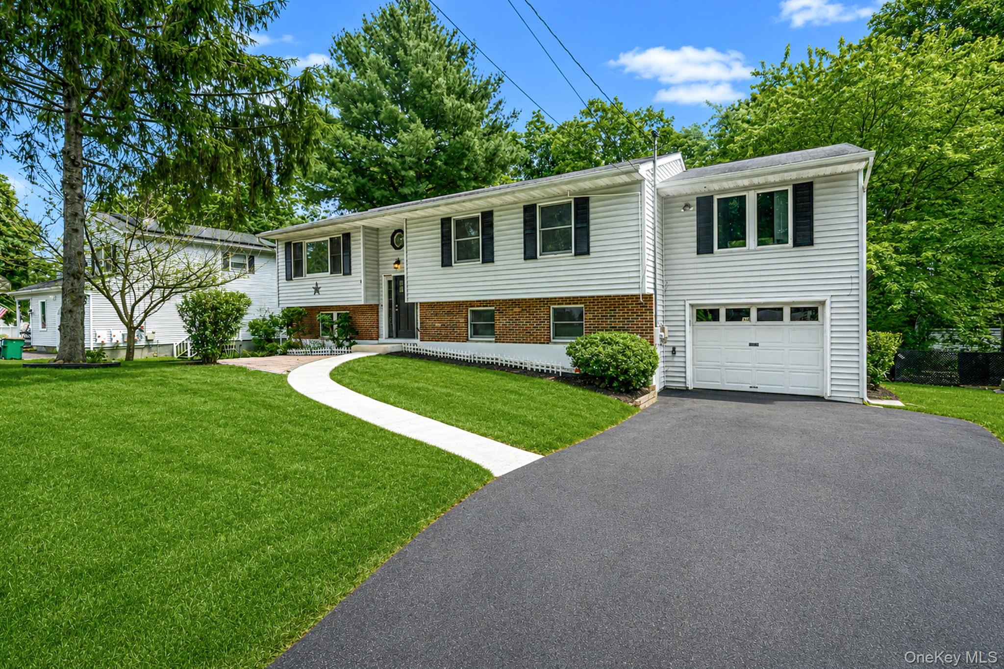 94 Crestwood Boulevard Property Photo 3