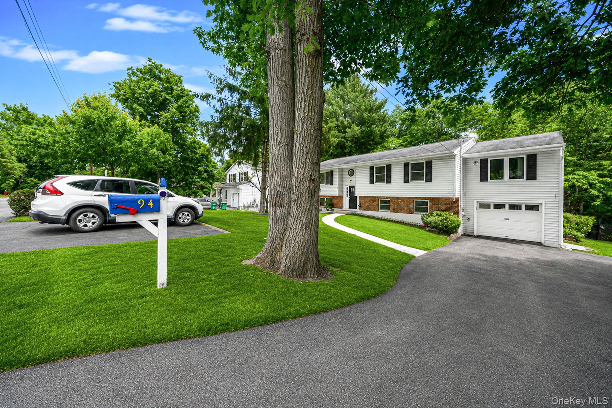 94 Crestwood Boulevard Property Photo 12