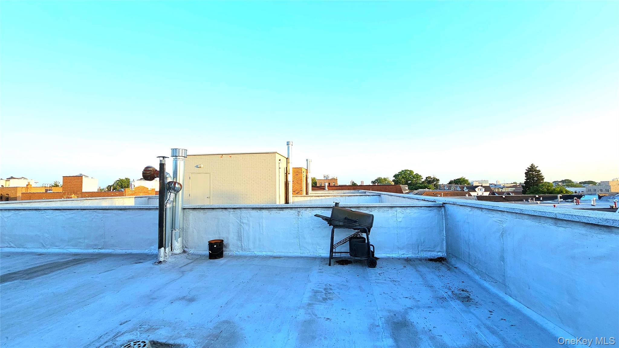 4208 & 4210 164th Street Property Photo 25