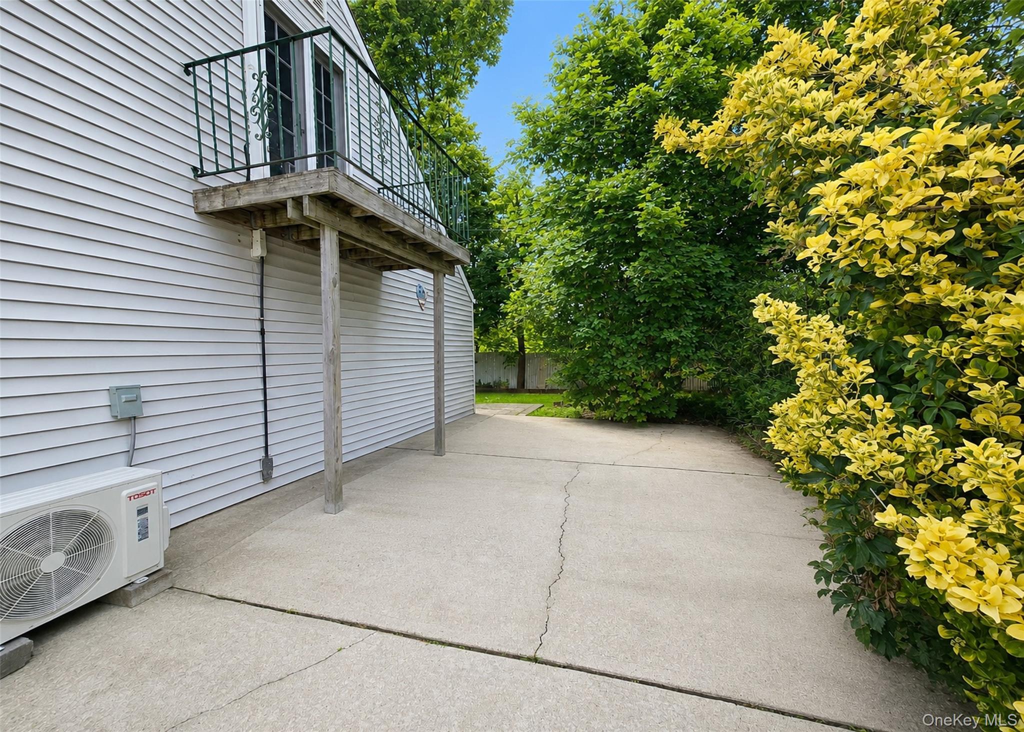 30 Hackberry Lane Property Photo 6