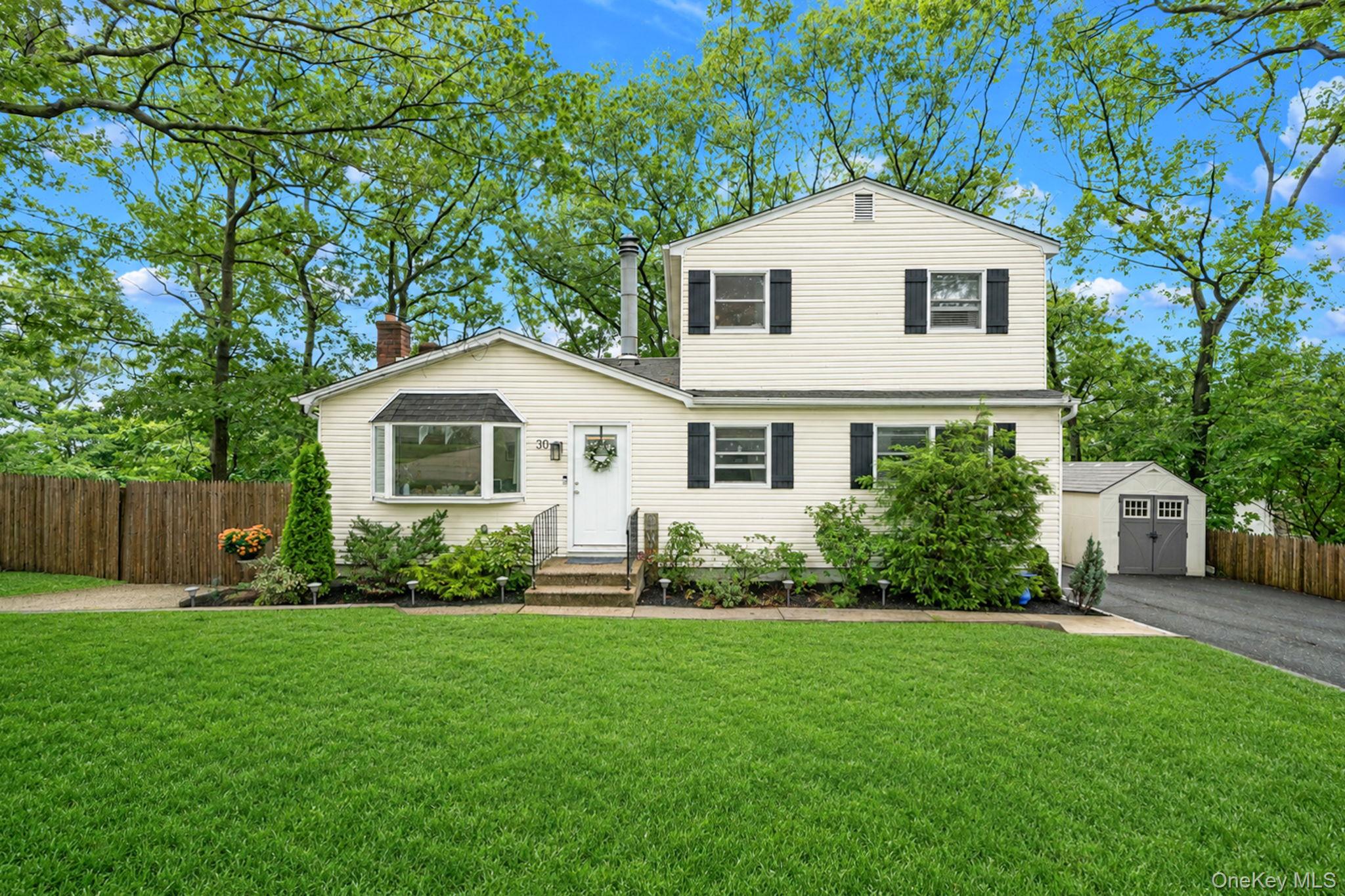 30 Sayville Road Property Photo 1
