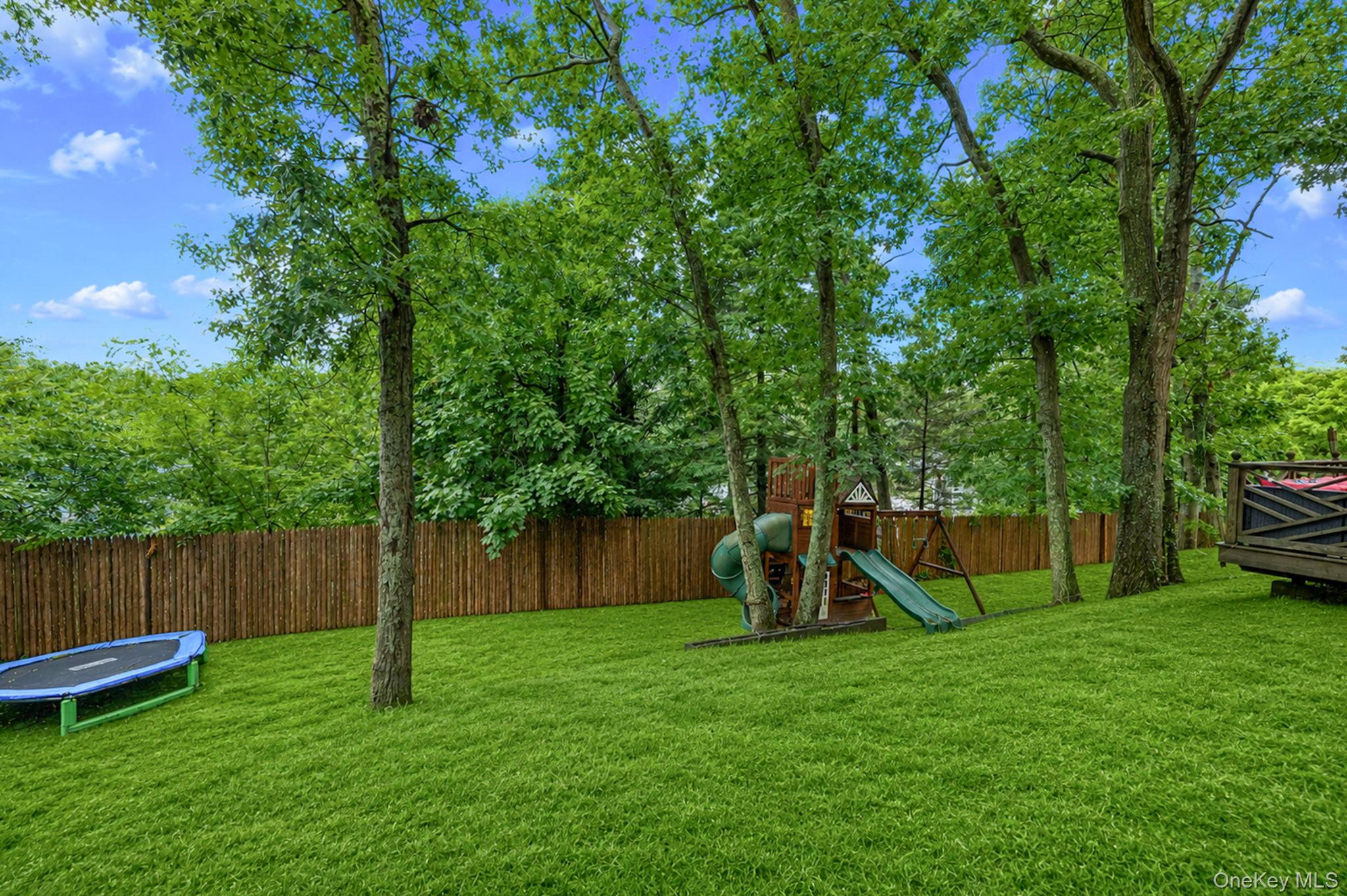 30 Sayville Road Property Photo 6
