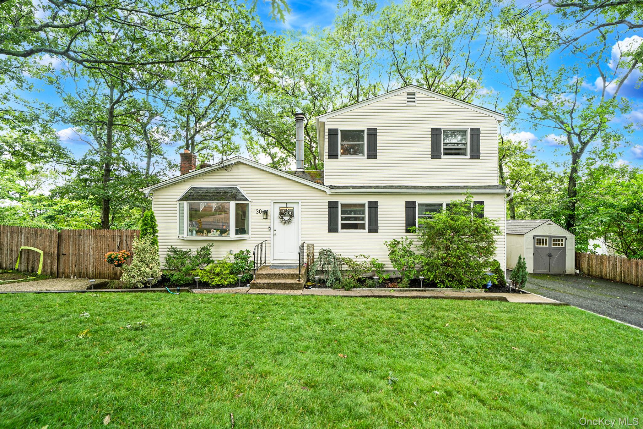 30 Sayville Road Property Photo 10
