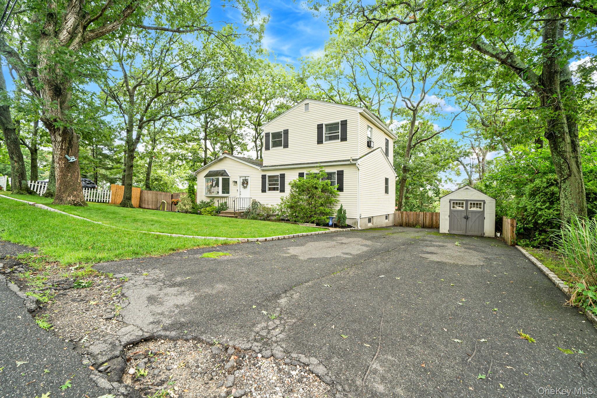 30 Sayville Road Property Photo 11