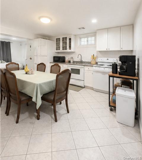 224 New Hyde Park Road Property Photo 14