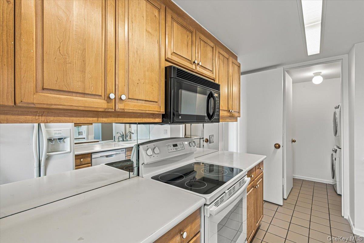 100 Hilton Avenue 417 Property Photo 11