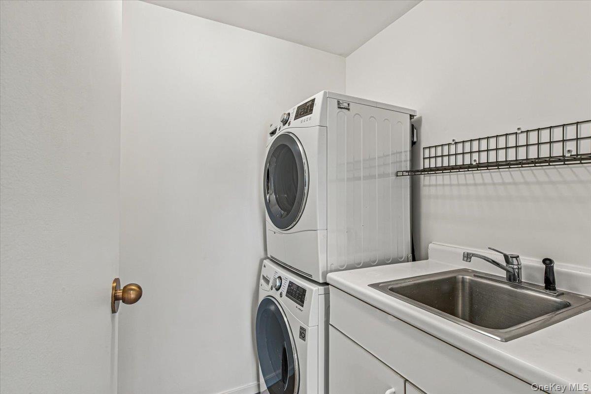 100 Hilton Avenue 417 Property Photo 12