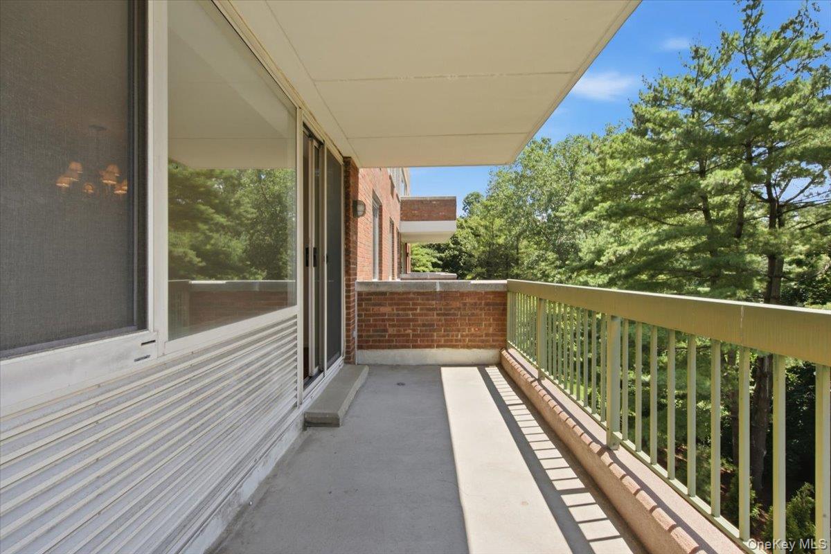 100 Hilton Avenue 417 Property Photo 20