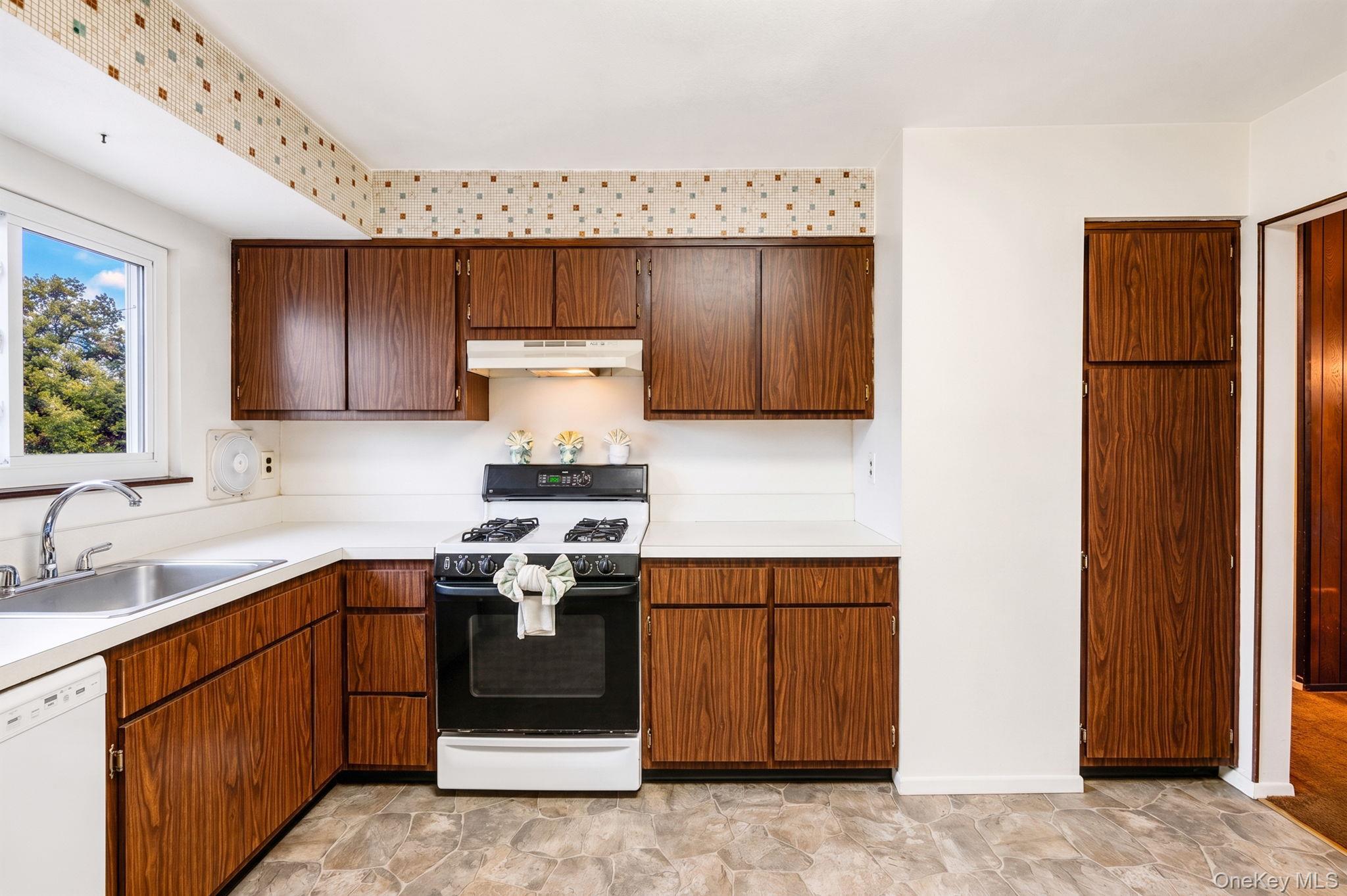 192 Hancock Street Property Photo 17