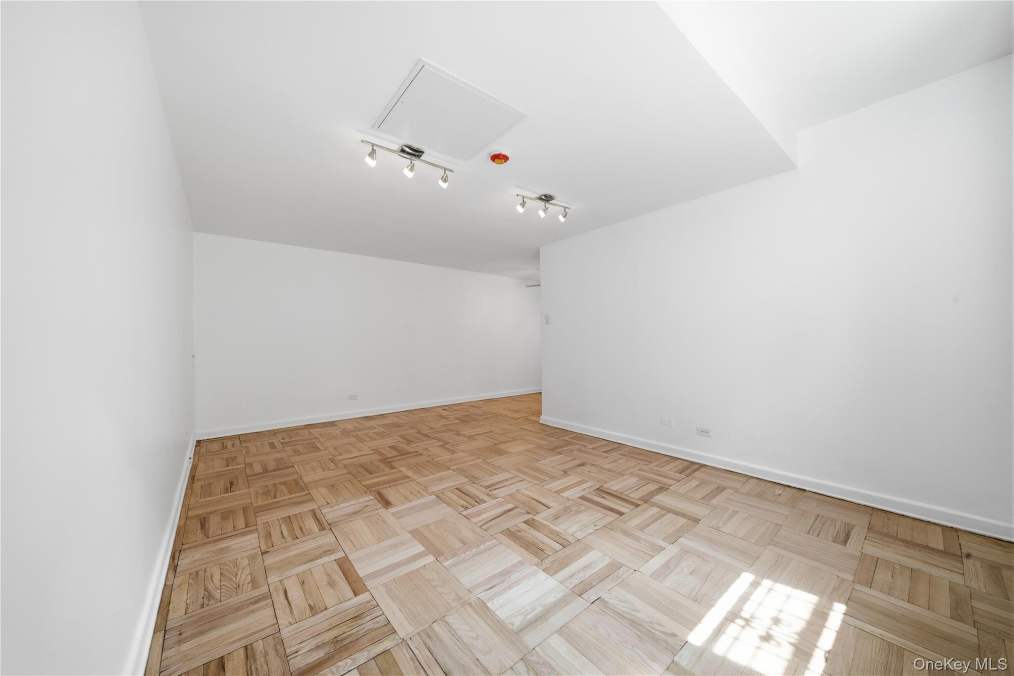 125-05 84 Avenue G2 Property Photo 7