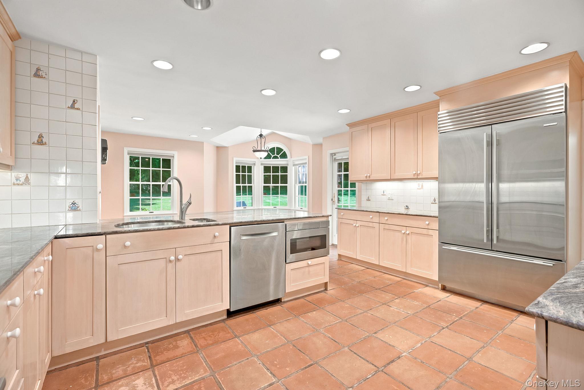 1 Sheridan Road Property Photo 14