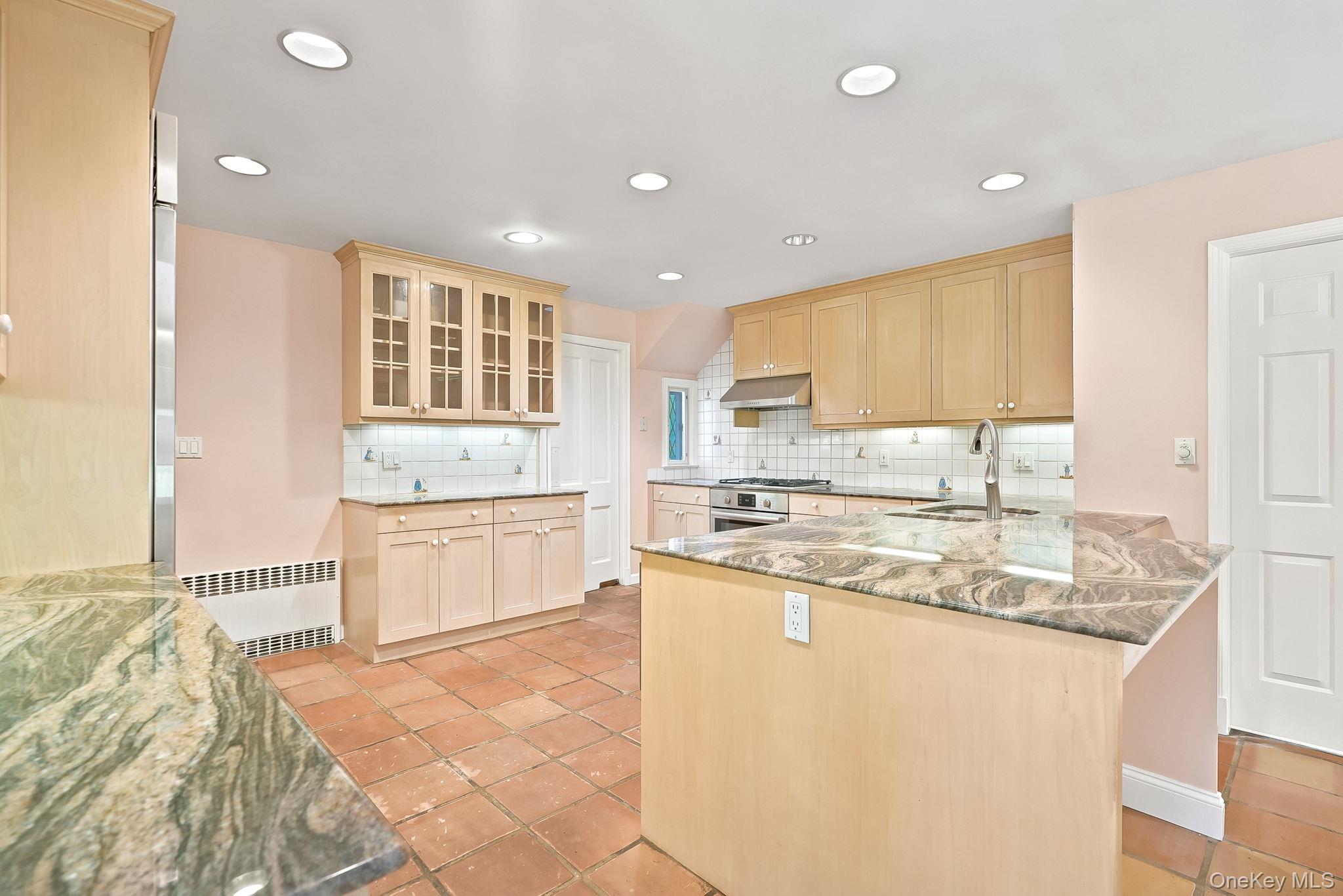 1 Sheridan Road Property Photo 16
