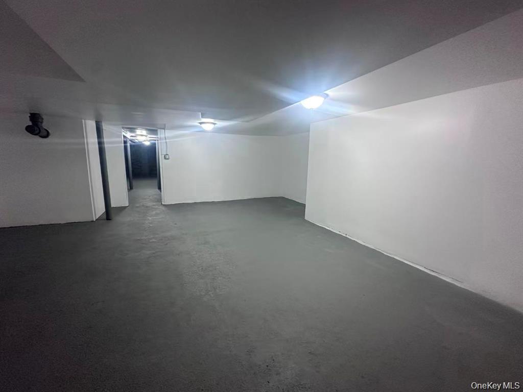 102-03 Jamaica Avenue Property Photo 3