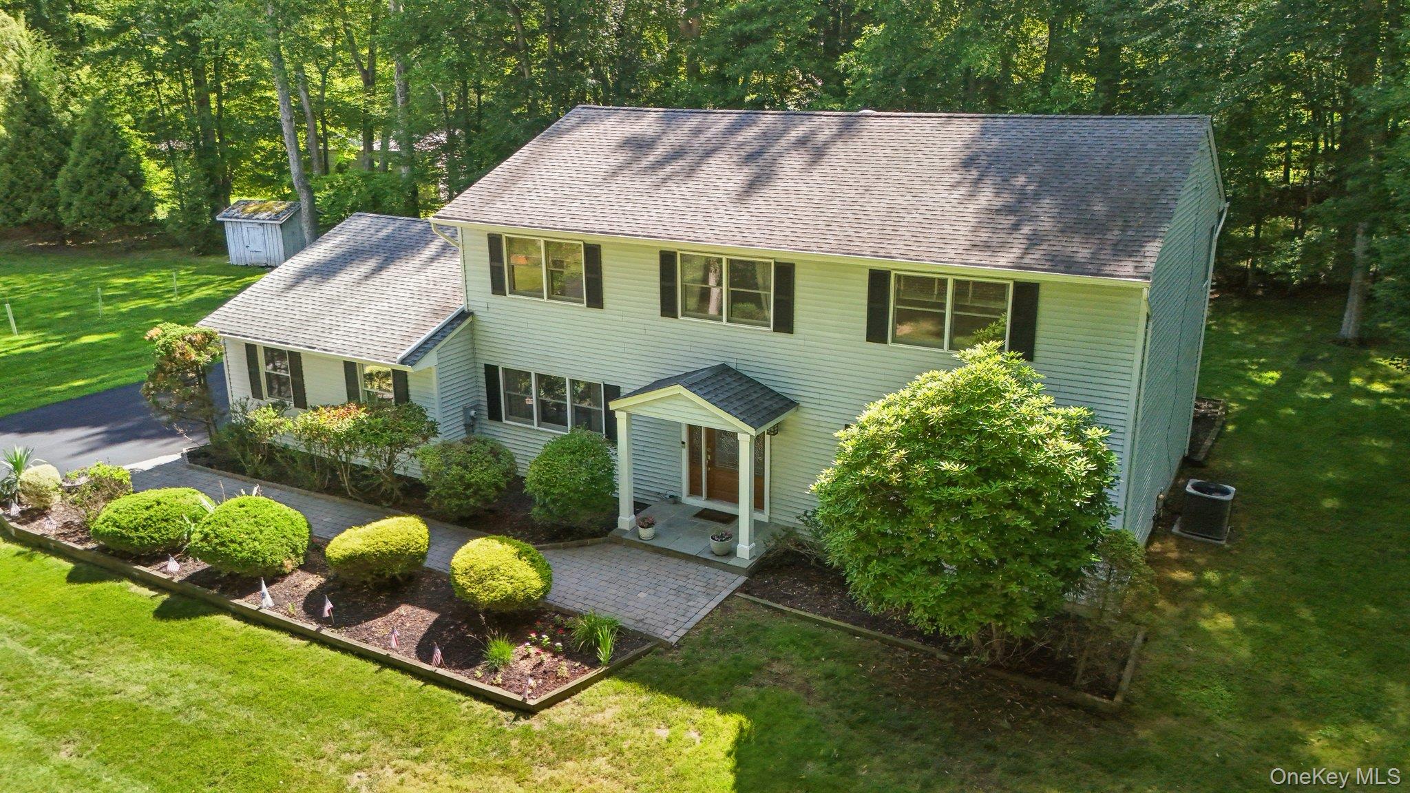 425 White Oak Road Property Photo 2
