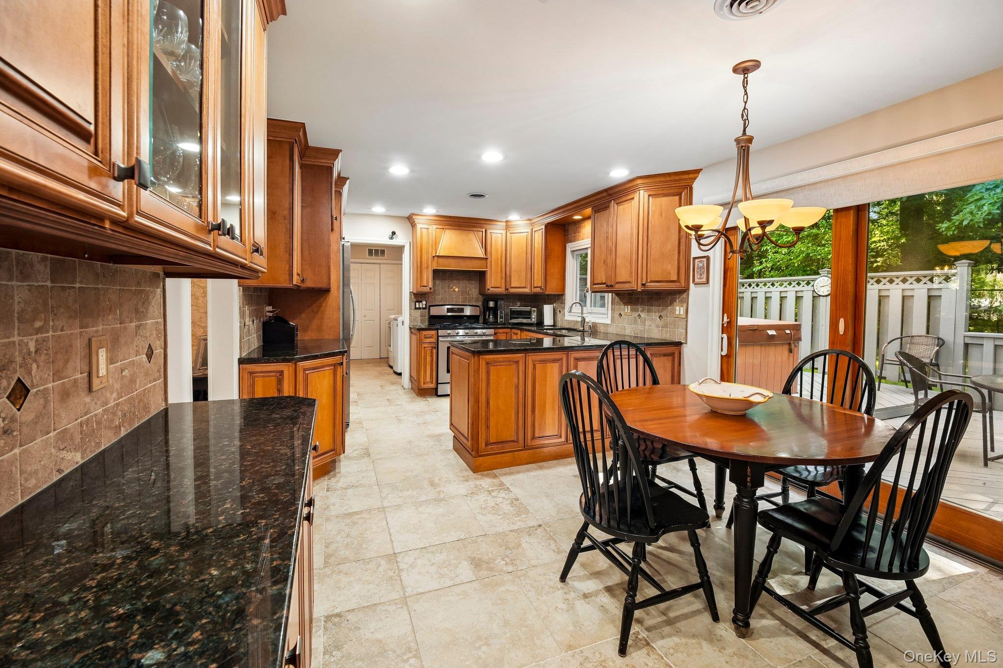 425 White Oak Road Property Photo 8